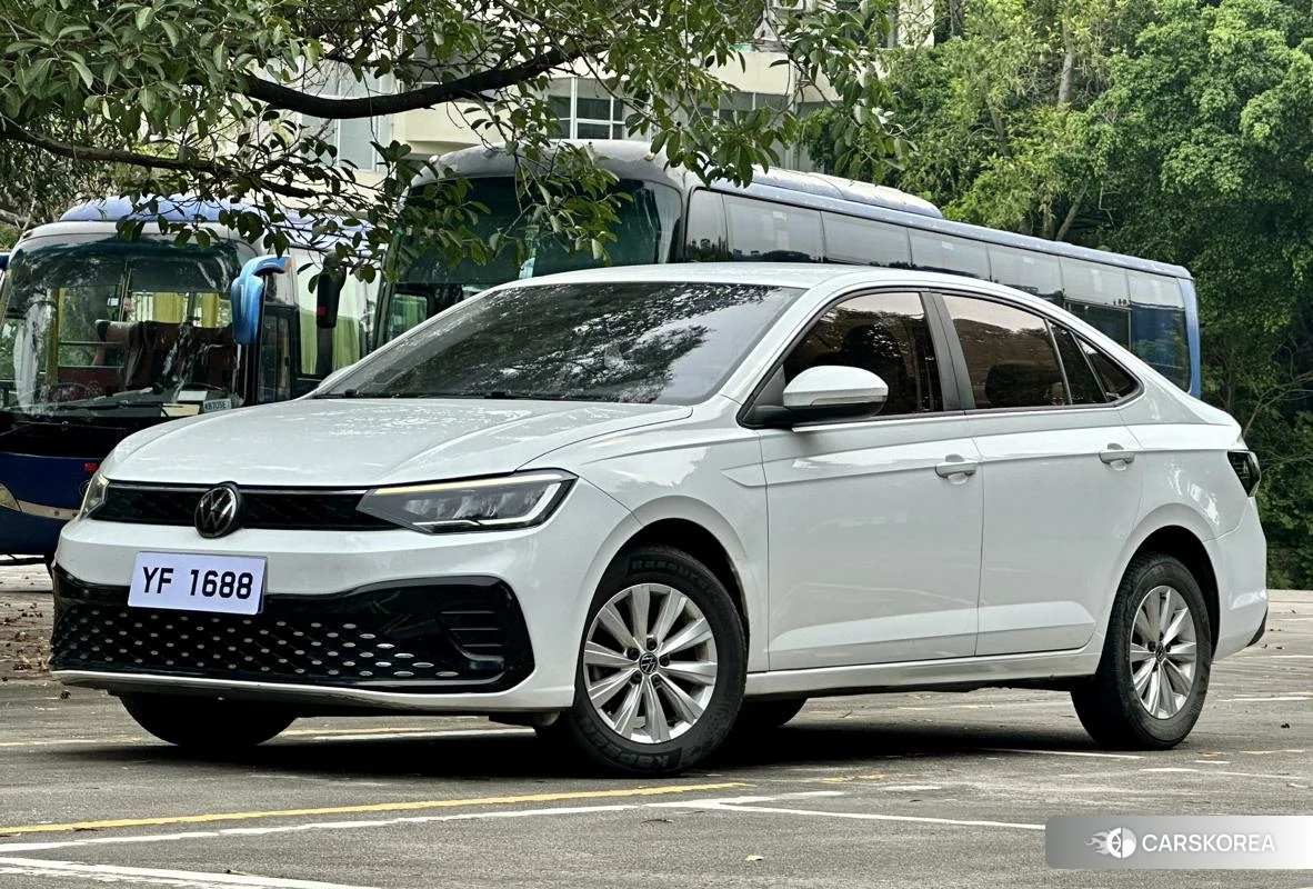 Volkswagen Lavida 2023 Белый из Китая, фото 2