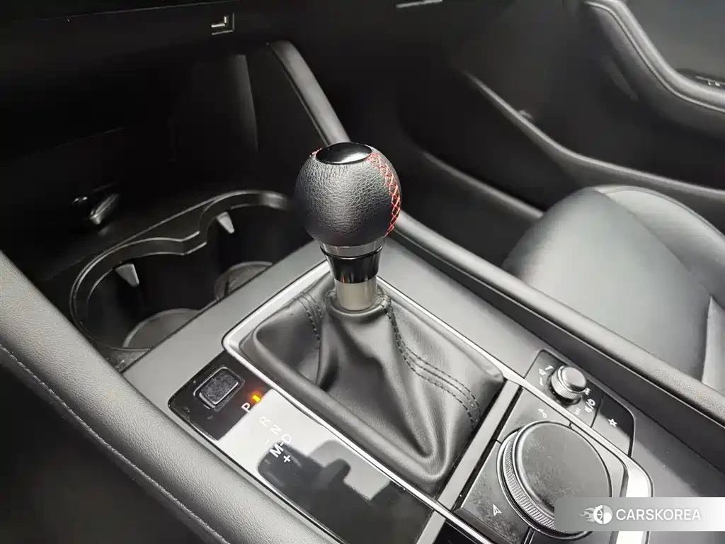 Mazda 3 2024 Белый из Китая, фото 2