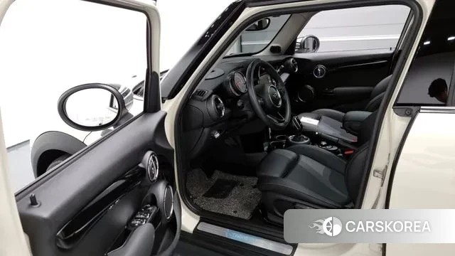 Mini Cooper 2019 Белый из Кореи, фото 2