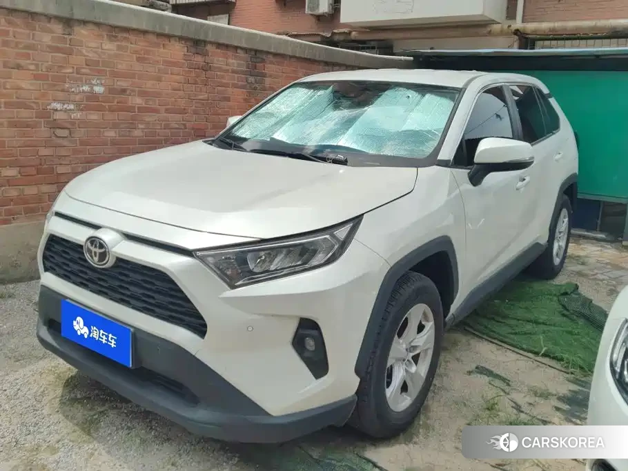 Toyota RAV4 2024 Белый из Китая, фото 2
