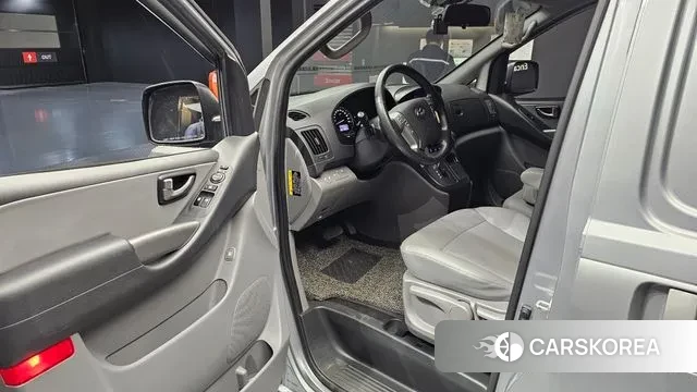 Hyundai The New Grand Starex 2018 Серебряный из Кореи, фото 2