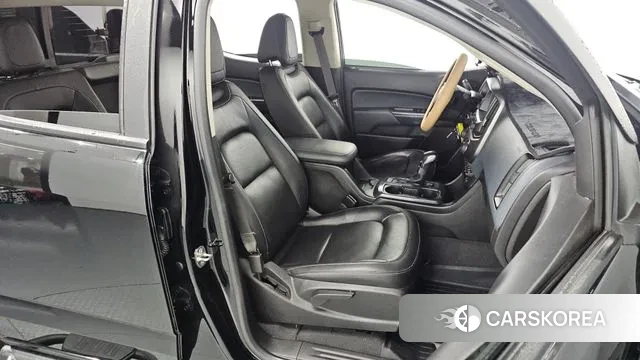 Chevrolet (GM Daewoo) Real New Colorado 2022 Черный из Кореи, фото 2