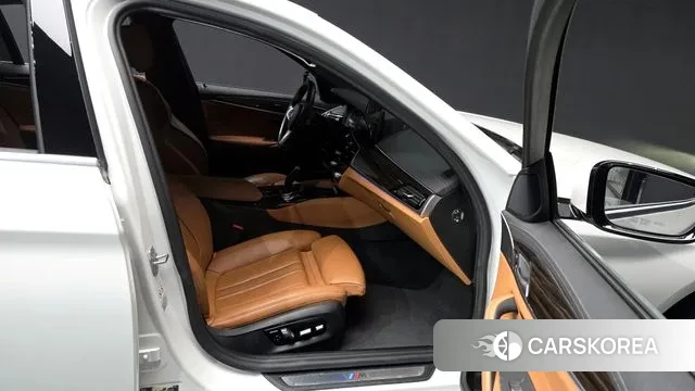 BMW 5 Series (G30) 2020 Белый из Кореи, фото 2