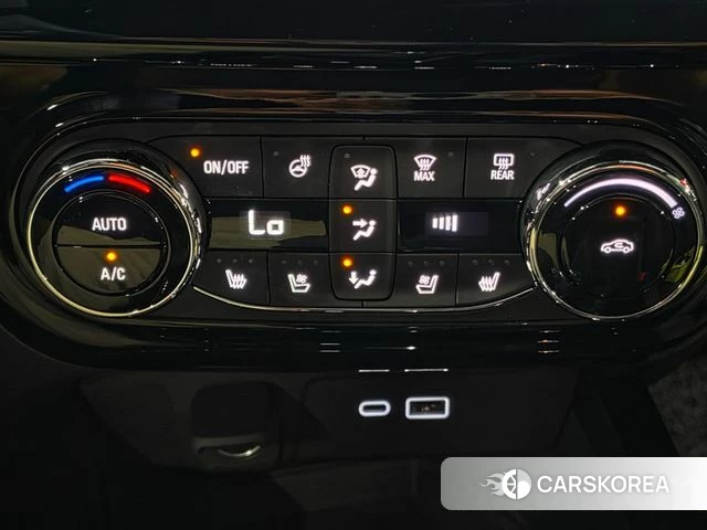 Chevrolet (GM Daewoo) Trax Crossover 2023 Черный из Кореи, фото 2