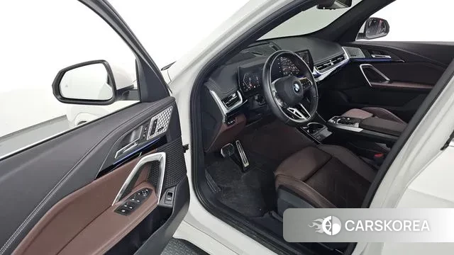 BMW X1 (U11) 2023 Белый из Кореи, фото 2