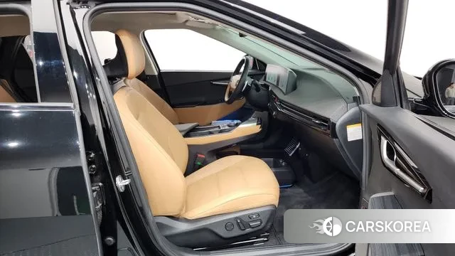 Kia EV6 2023 Черный из Кореи, фото 2