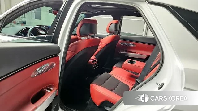 Genesis GV70 2022 Белый из Кореи, фото 2