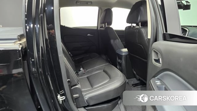 Chevrolet (GM Daewoo) Real New Colorado 2022 Черный из Кореи, фото 2