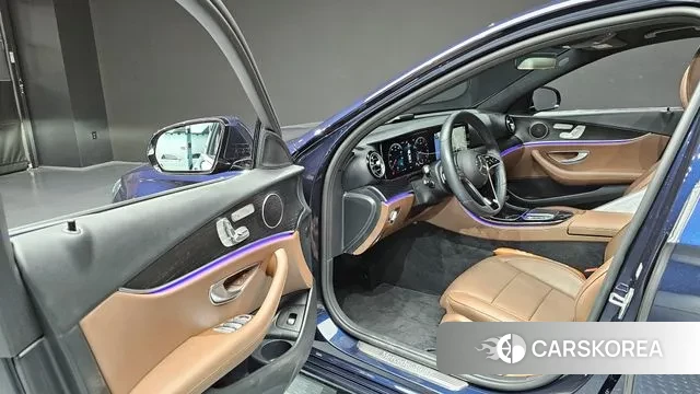 Mercedes-Benz E-Class W213 2022 Синий из Кореи, фото 2