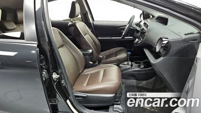 Toyota Prius C id 2669035 из Кореи 2