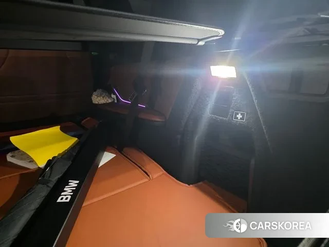 BMW X7 (G07) 2023 Белый из Кореи, фото 2