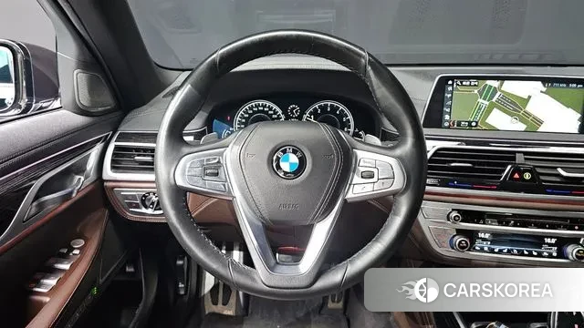 BMW 7 Series (G11) 2018 Черный из Кореи, фото 2