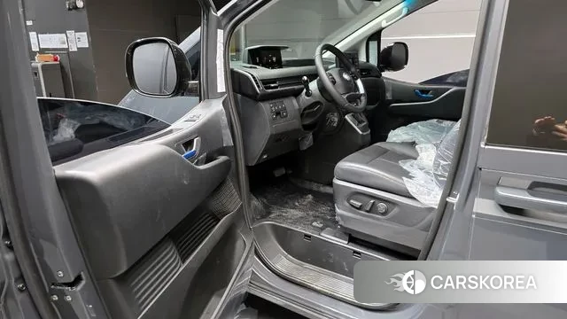 Hyundai Staria 2025 Серый из Кореи, фото 2