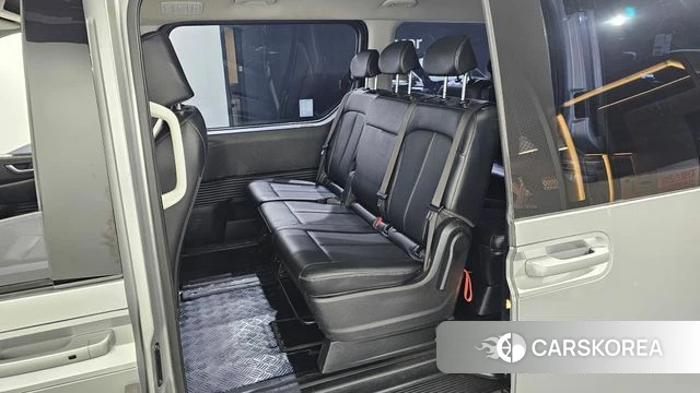 Hyundai Staria 2023 Серебряный из Кореи, фото 2