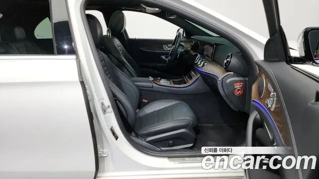 Mercedes-Benz E-Class W213 2021 Белый из Кореи, фото 2