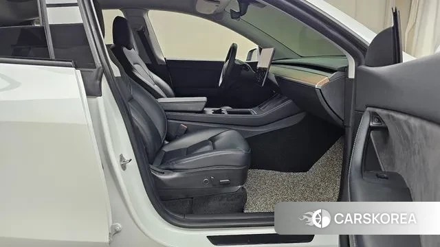 Tesla Model Y 2021 Белый из Кореи, фото 2