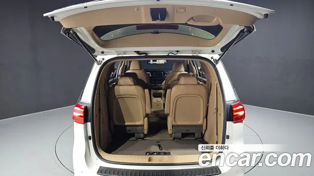 Kia The New Carnival 2018 Белый из Кореи, фото 2