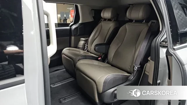 Kia The New Carnival 4th Generation 2024 Серый из Кореи, фото 2