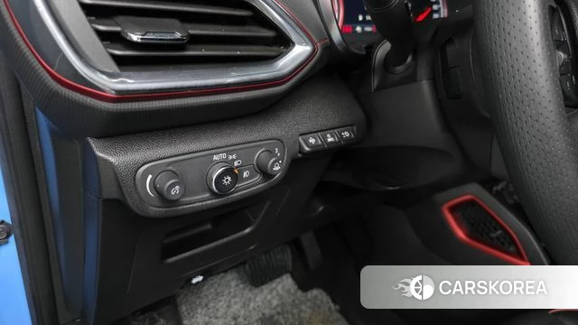 Chevrolet (GM Daewoo) Trailblazer 2022 Небесно-голубой из Кореи, фото 2