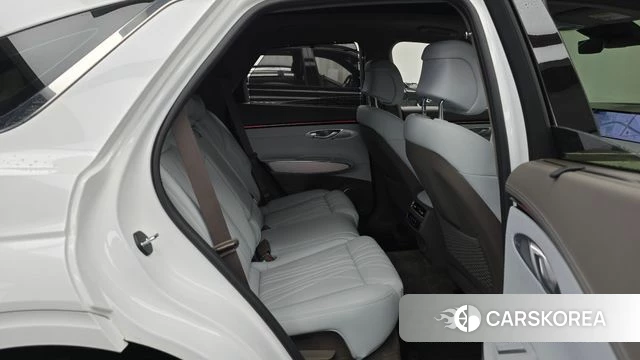Genesis GV70 2024 Белый из Кореи, фото 2
