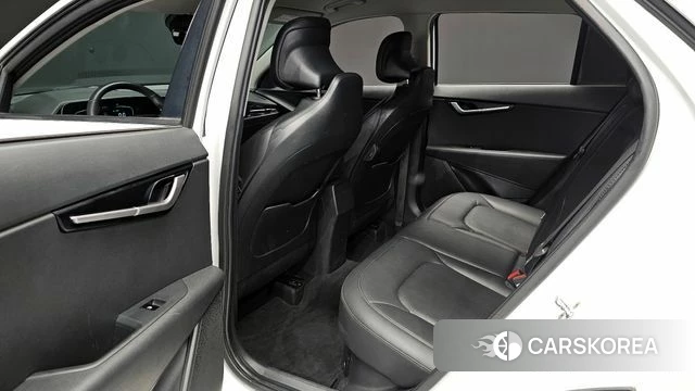 Kia Di Ol Nu Niro 2022 Белый из Кореи, фото 2