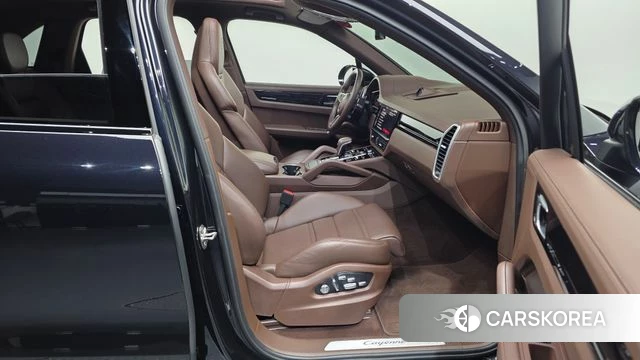 Porsche Cayenne (PO536) 2021 Черный из Кореи, фото 2