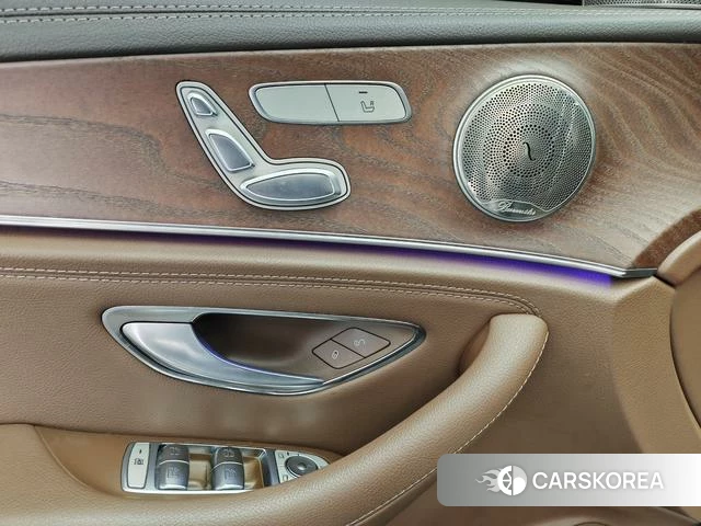 Mercedes-Benz E-class 2023 Черный из Китая, фото 2