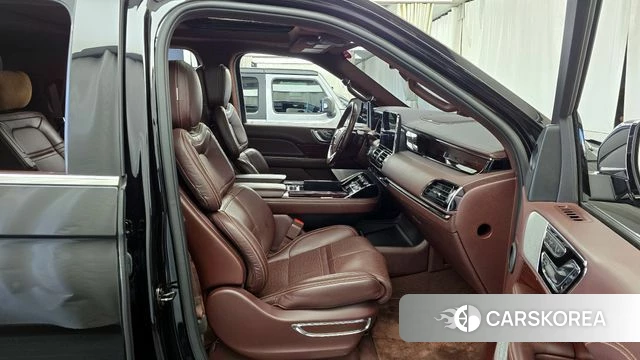 Lincoln Navigator 4th generation 2020 Черный из Кореи, фото 2