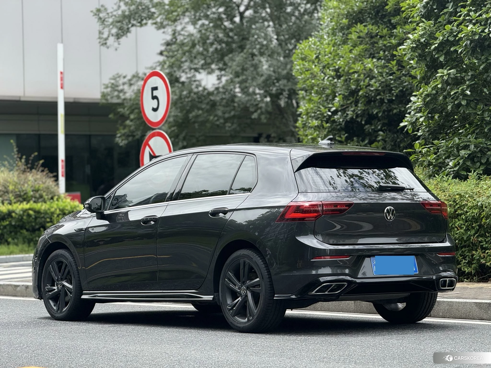 Volkswagen Golf 2020 Темно-серый из Китая, фото 2