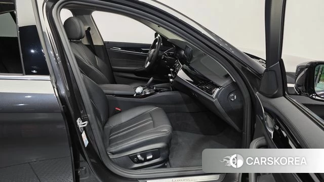 BMW 5 Series (G30) 2020 Серый из Кореи, фото 2