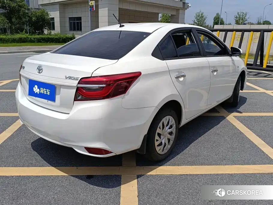 Toyota Vios 2022 Белый из Китая, фото 2