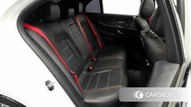 Mercedes-Benz E-Class W213 2018 Белый из Кореи, фото 2