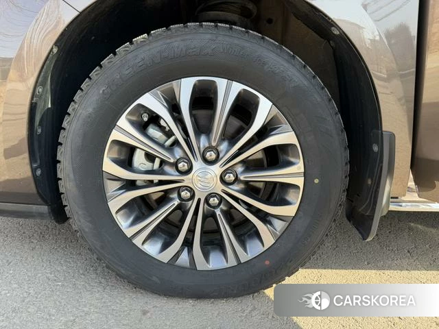 Buick GL8 2023 Коричневый из Китая, фото 2