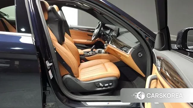 BMW 5 Series (G30) 2021 Черный из Кореи, фото 2