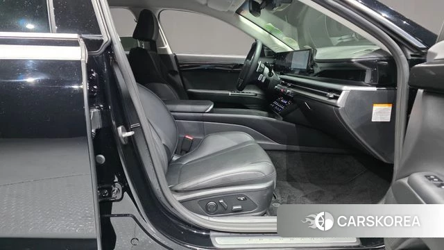Hyundai Grandeur Hybrid (GN7) 2022 Черный из Кореи, фото 2