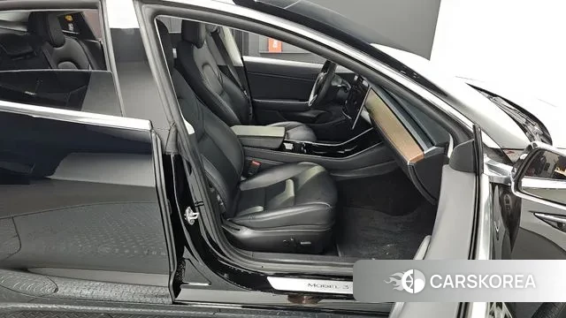 Tesla Model 3 2020 Черный из Кореи, фото 2