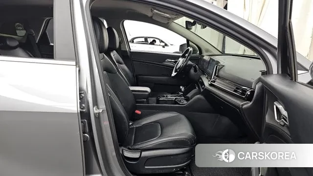 Kia Sportage 5th Generation 2022 Серебристо-серый из Кореи, фото 2