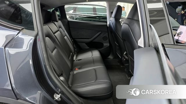 Tesla Model Y 2025 Серый из Кореи, фото 2