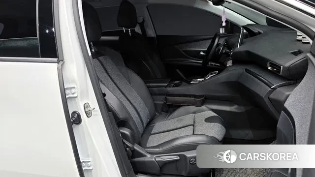 Peugeot 3008 second generation 2019 Белый из Кореи, фото 2