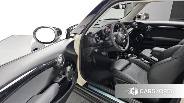 Mini Cooper 2019 Жемчужный цвет из Кореи, фото 2