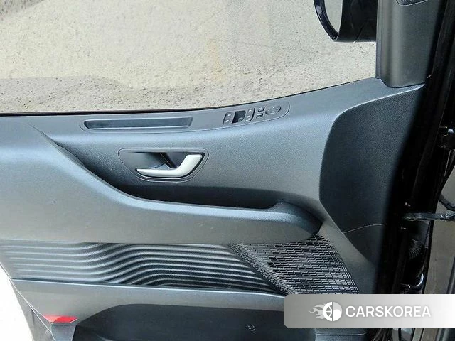 Hyundai Staria 2024 Черный из Кореи, фото 2