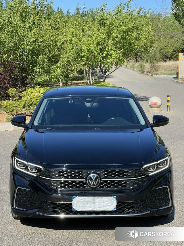 Volkswagen Passat 2022 Черный из Китая, фото 2