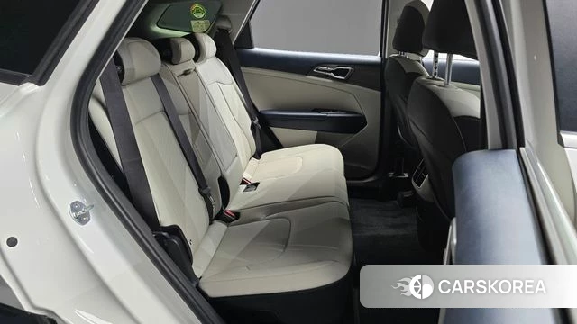 Kia Sportage 5th Generation Hybrid 2022 Белый из Кореи, фото 2