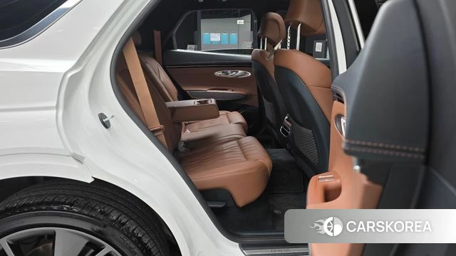 Genesis GV70 2023 Белый из Кореи, фото 2