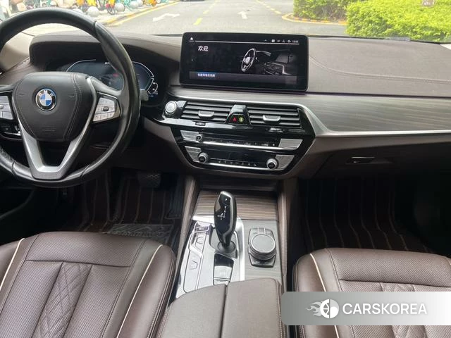BMW 5 series PHEV 2021 Черный из Китая, фото 2