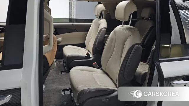 Kia The New Carnival 4th Generation 2025 Белый из Кореи, фото 2