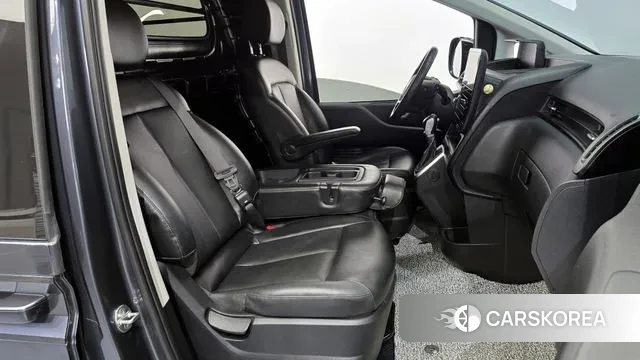 Hyundai Staria 2021 Серый из Кореи, фото 2