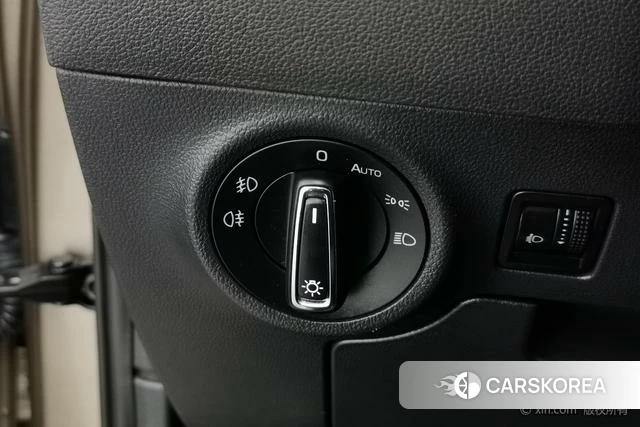 Skoda Krok 2021 Желтый из Китая, фото 2
