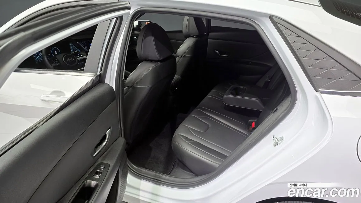 Hyundai The New Avante Hybrid (CN7) 2023 Белый из Кореи, фото 2