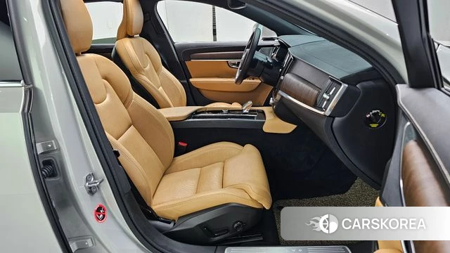 Volvo S90 2021 Серебряный из Кореи, фото 2